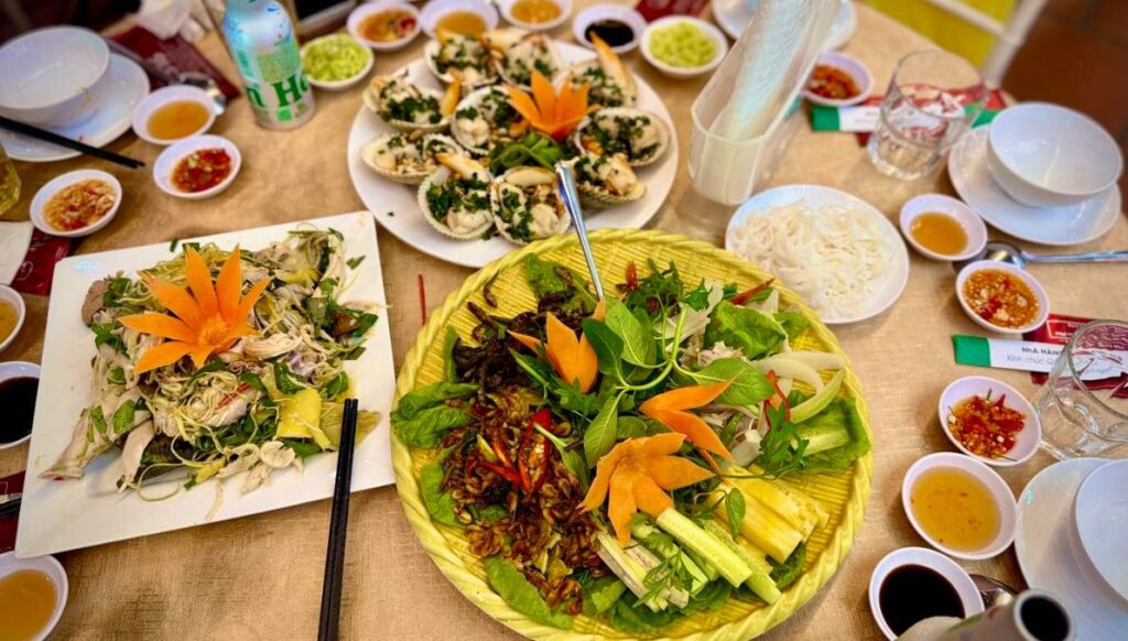 Ẩm Thực 316 có mồi ngon hấp dẫn