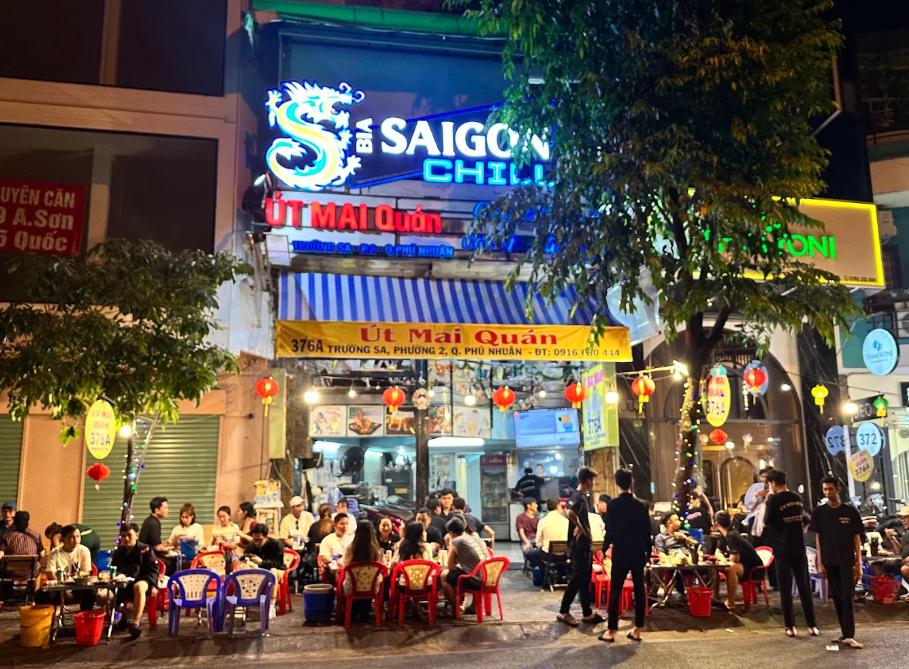 Quán nhậu Út Mai - Quán nhậu Trường Sa được yêu thích