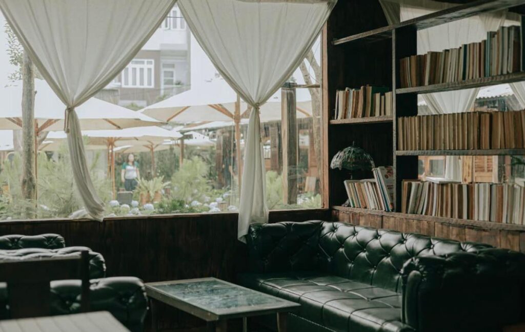 Góc nhỏ lãng mạn tại Tiệm Cà Phê Ú Pao