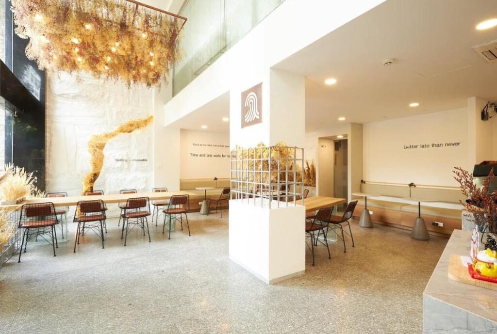 Chạm Cafe - Quán cafe Tân Bình có không gian rộng thoáng