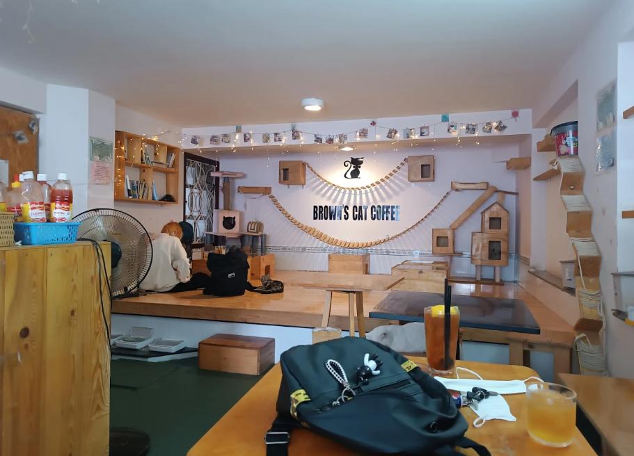 Brown’s Cat Coffee